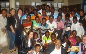 BooKafé Joanesburgo lança projeto social em escola de Pretória, África do Sul