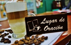 Reportagem sobre BooKafé na Argentina na revista Rosário Express