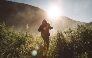 Praticar um falar de vida e bênção no viver da igreja