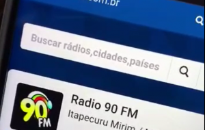 Radialista narra em rádio sobre ter recebido oração de duas colportoras